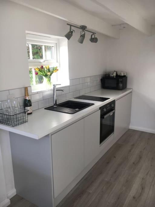 Brighton Boutique Garden Studio With Free Parking Extérieur photo